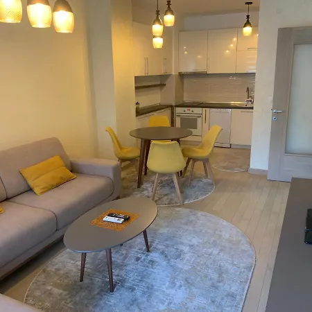 High End In Diamond Garden Building Apartment