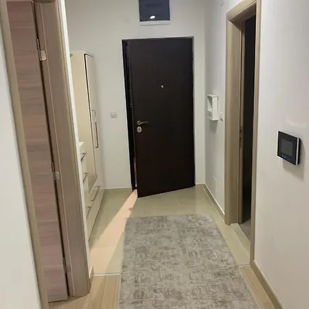 High End In Diamond Garden Building *
