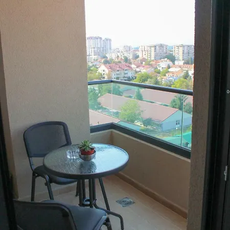 High End In Diamond Garden Building Apartment *