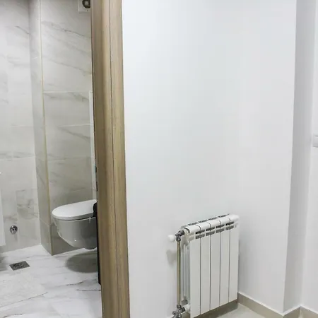 High End In Diamond Garden Building Apartment
